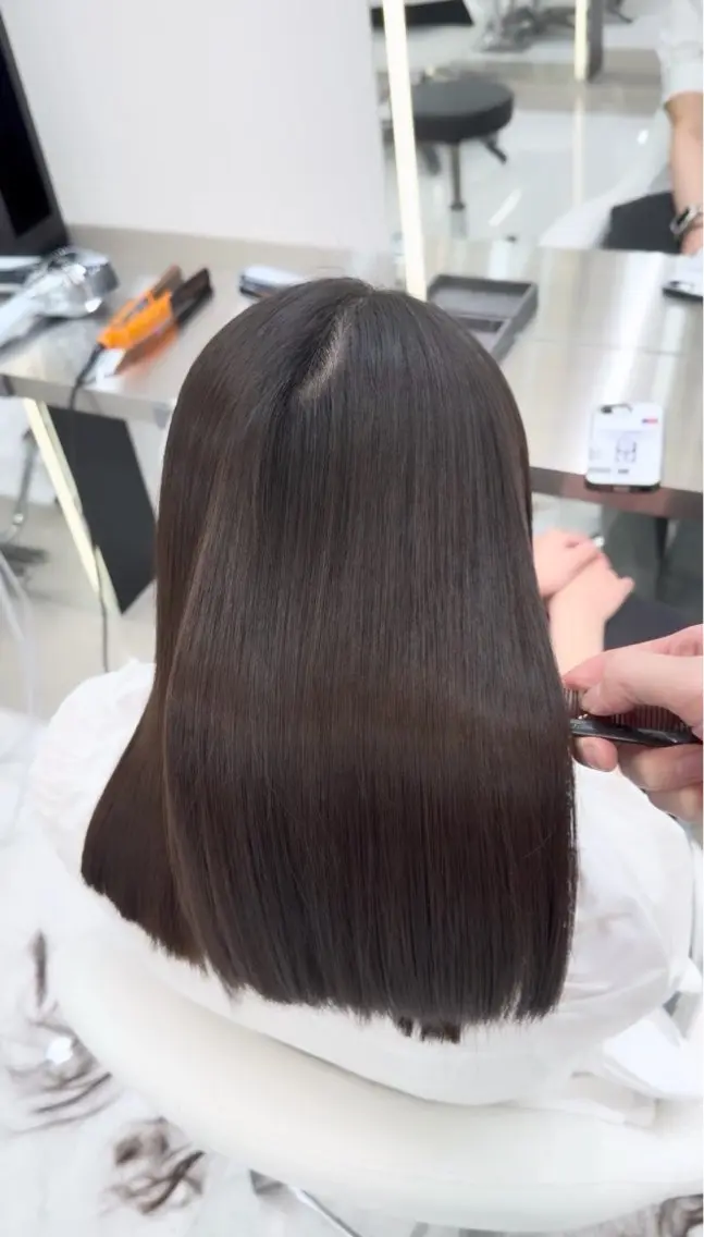 ミディアム カット 縮毛矯正 トリートメント MAKOTO／縮毛 矯正／梅田／茶屋町のヘアスタイル
