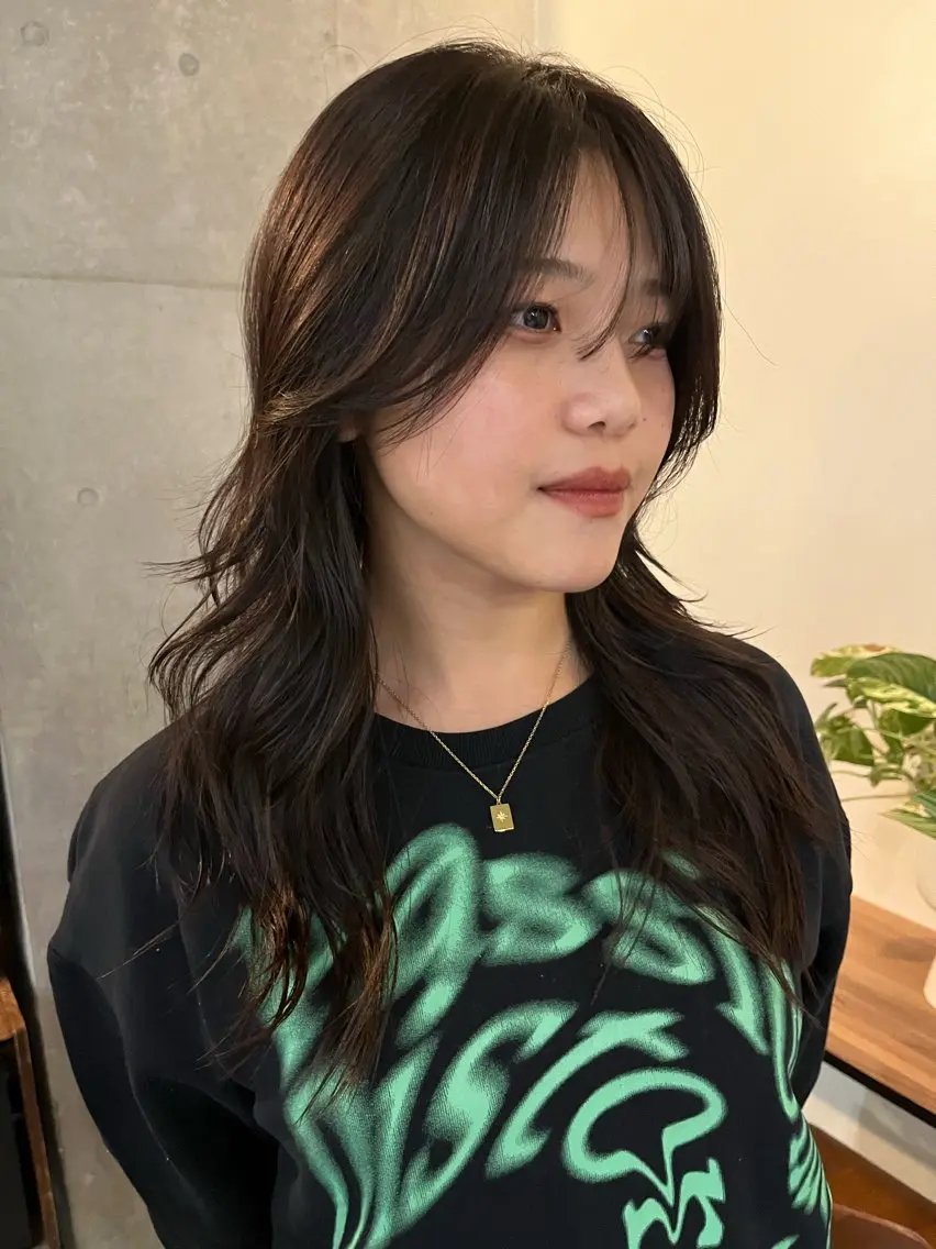 ロング アッシュ オレンジブラウン 顔まわりレイヤー ハッシュカット ハイレイヤー カット レイヤーカット\ウル フ　chinatsuのヘアスタイル
