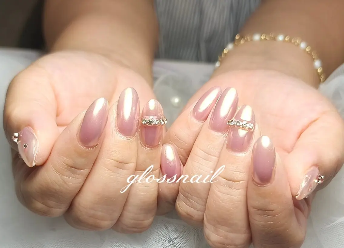 ネイル アヤカ☘️Gloss nailのネイルデザイン