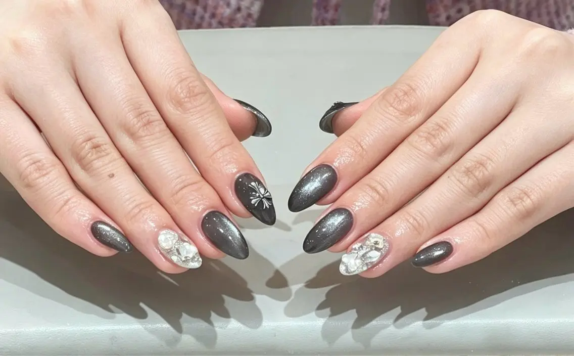ネイル ハンドネイル CHERIR Emiのネイルデザイン