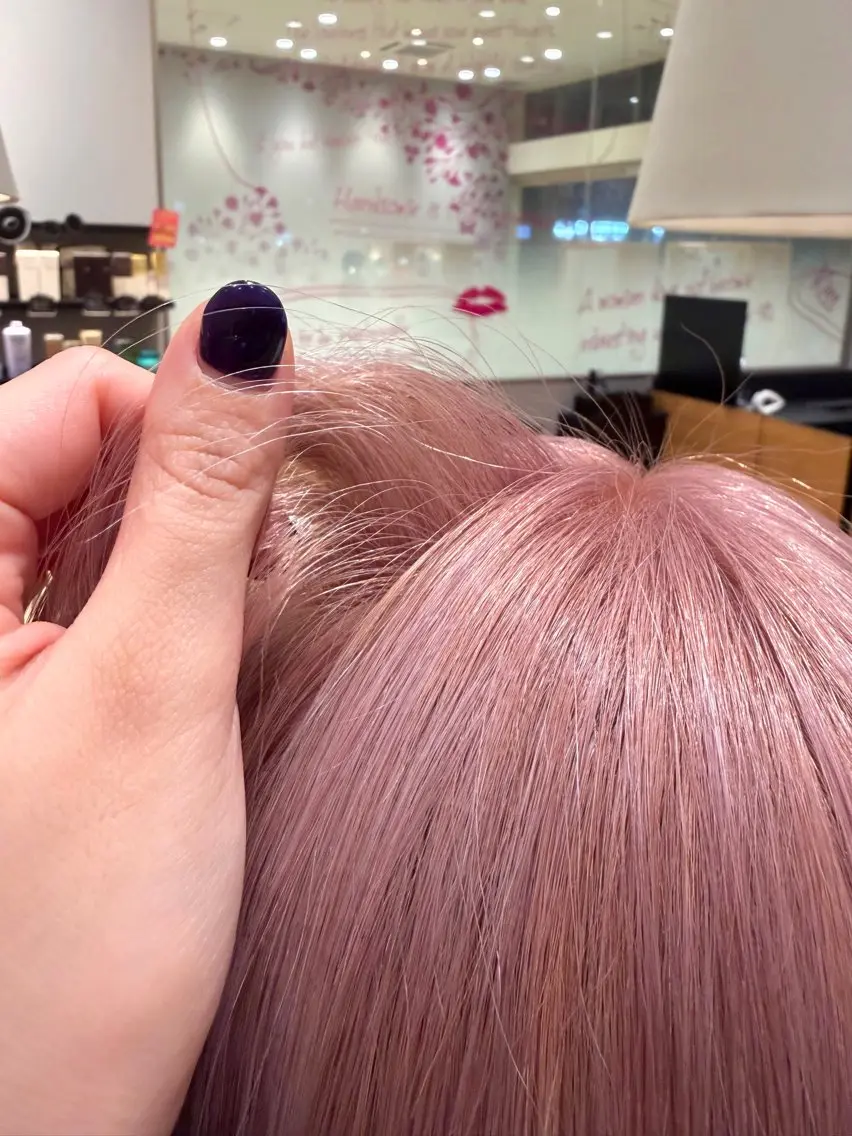 カラー ベージュカラー ブリーチ ブロンド ピンクカラー ピンクベージュ ヘアカラー 梶原 美保のヘアスタイル