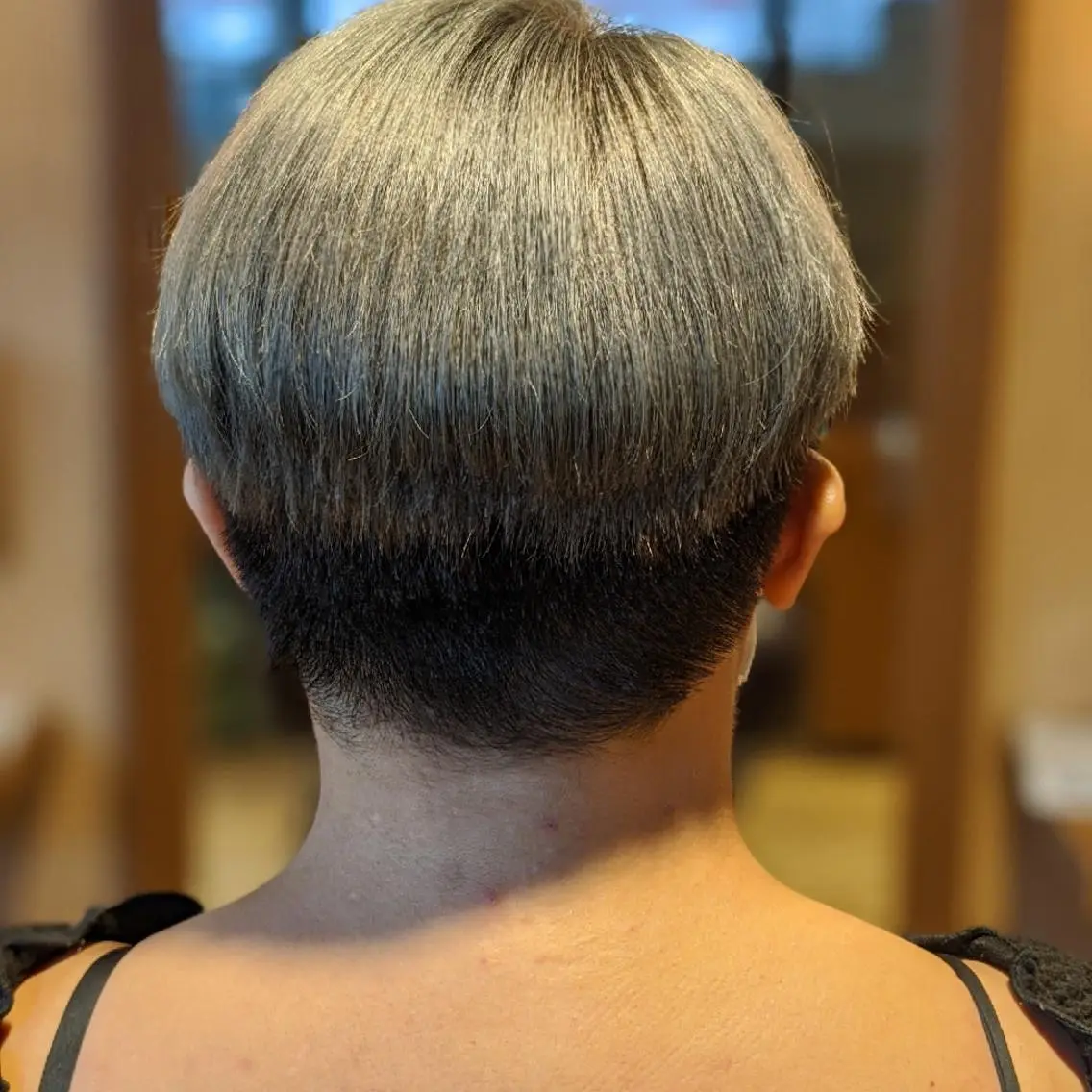ショート カラー ブリーチ グレージュ 木下 峻輔/髪質改善特化のヘアスタイル