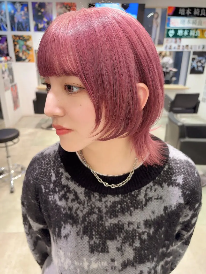 ショート カラー ブリーチ ケアブリーチ ダブルカラー ハイトーンカラー ウルフカット カット ヘアカラー トリートメント ウルフカット 渋谷の人のヘアスタイル