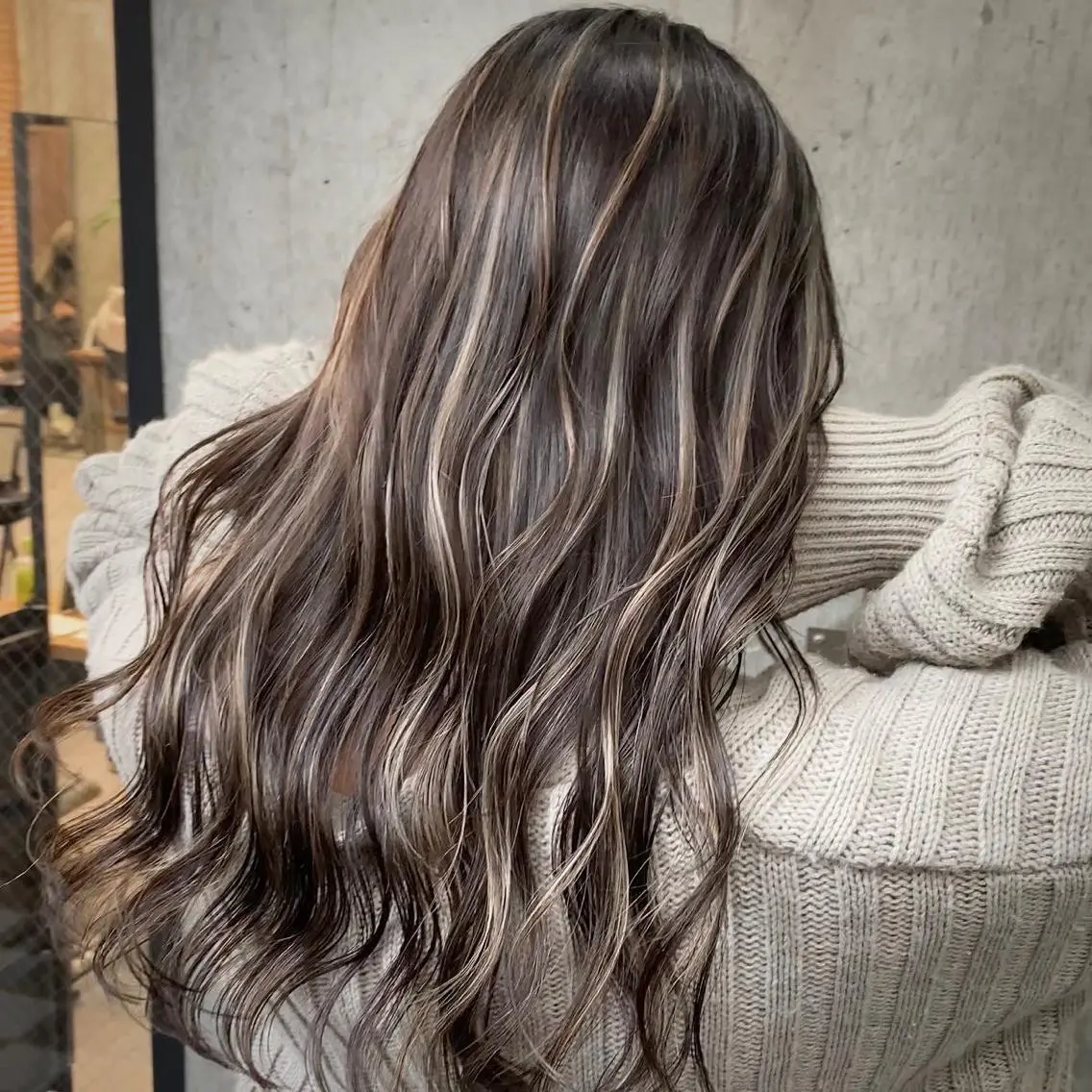 ロング カラー ハイライトカラー ハイライト ヘアカラー トリートメント 🌈透明感カラー ✨松田龍也🌈のヘアスタイル