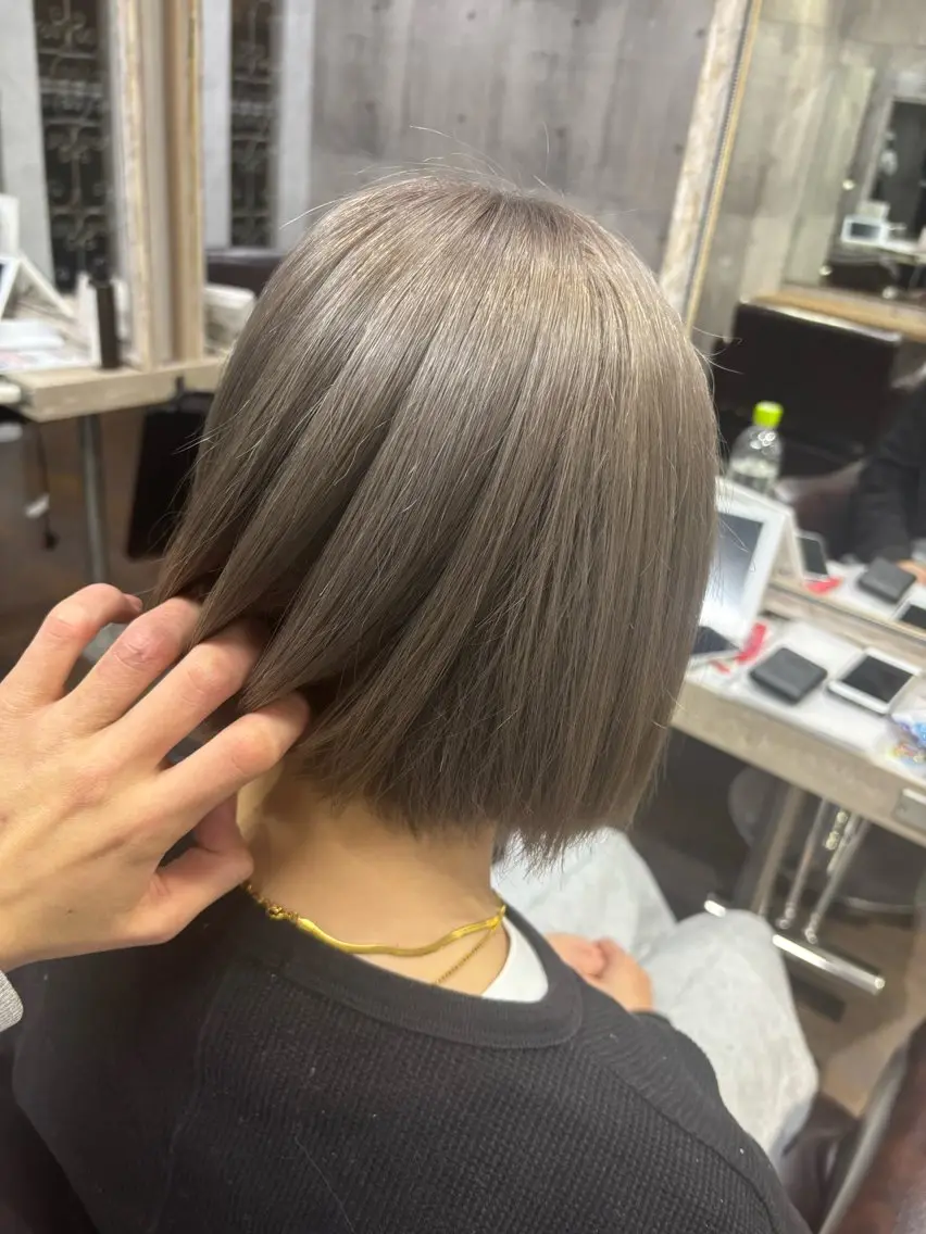 ショート カラー ヘアカラー ✨韓国艶髪✨ケア ブリーチ🫧アキラのヘアスタイル