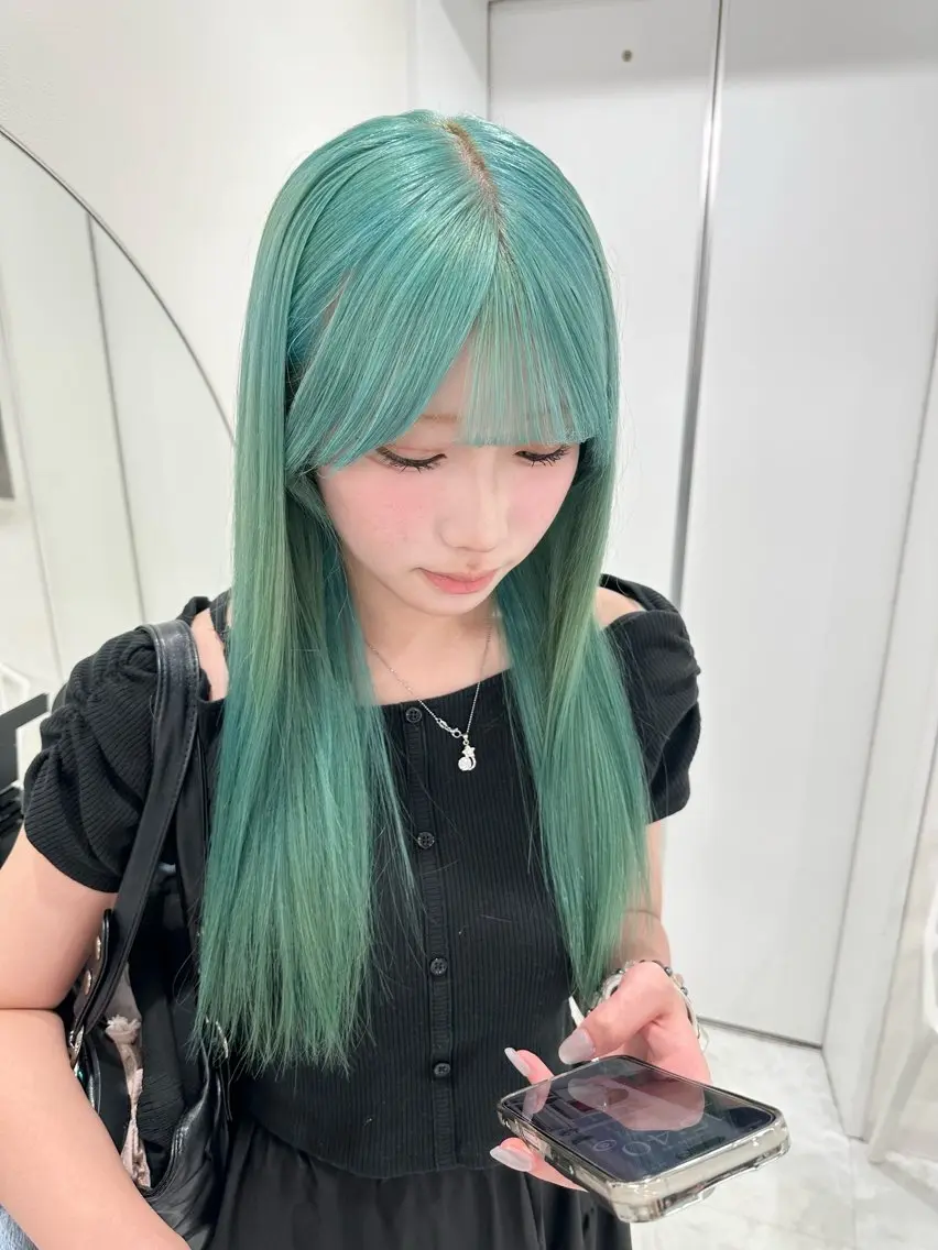 ロング ヘアカラー ヘッドスパ ヘアセット 韓国ガーリー🤍ハイ トーン🤍Ayanaのヘアスタイル