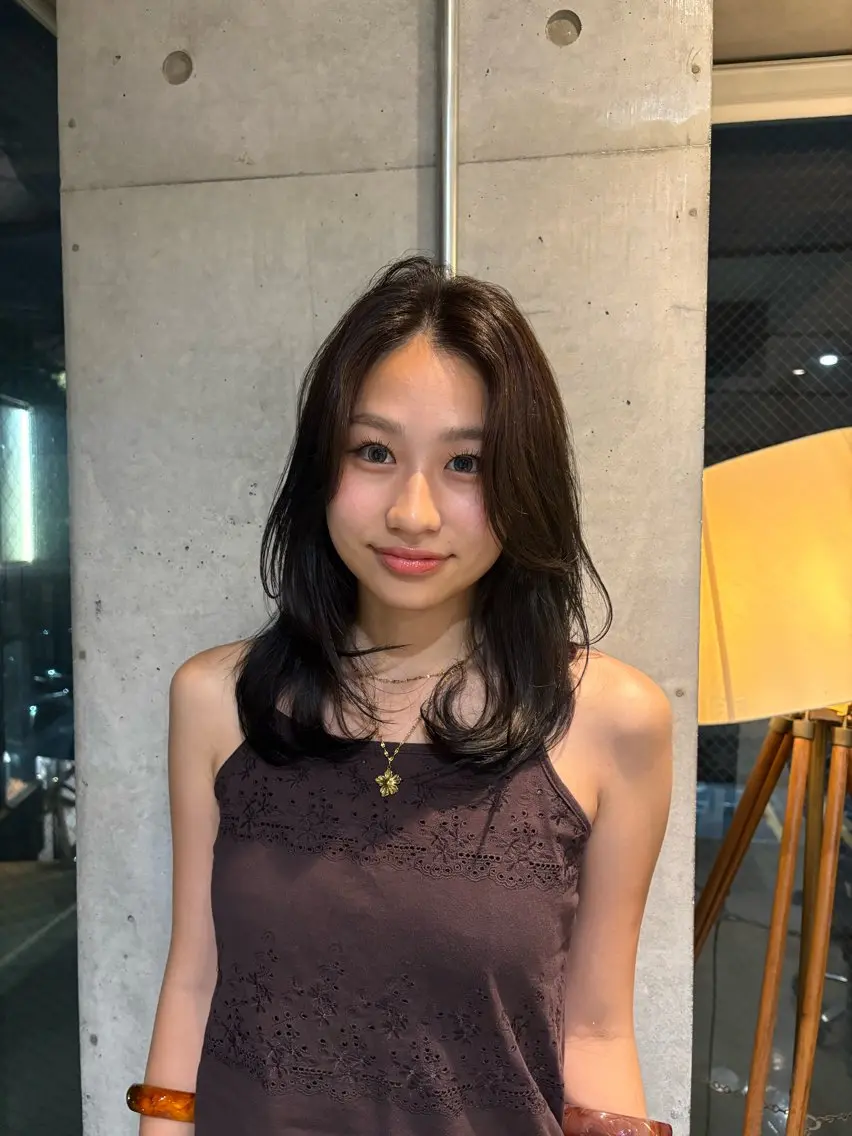 ミディアム カット ヘアカラー ANDREY RISAのヘアスタイル