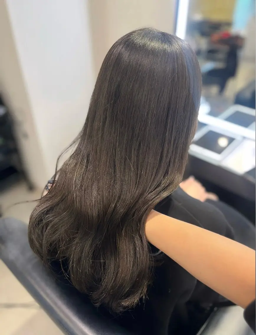 ロング カット ヘアカラー トリートメント 顔周りレイヤー 髪質改善 / AYUのヘアスタイル