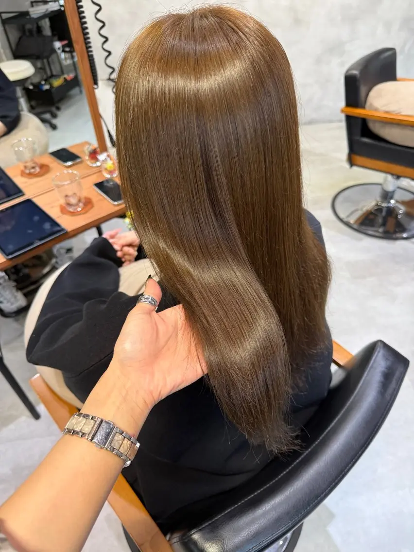 セミロング カラー ウルフ レイヤー パーマ🪐MANAのヘアスタイル