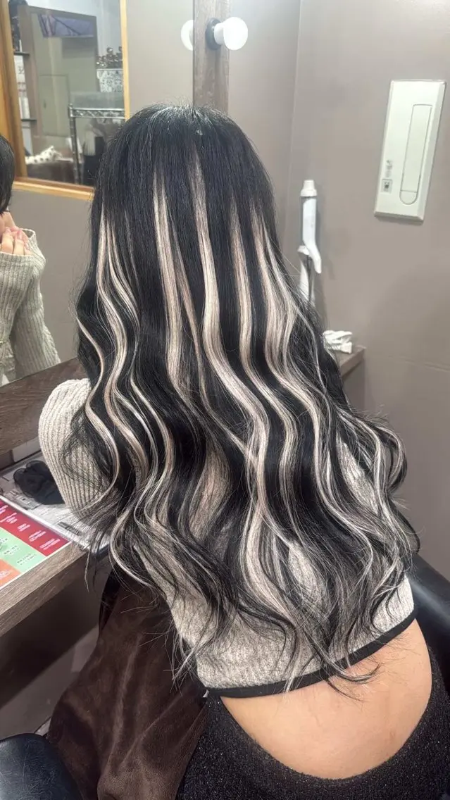 ロング エクステ ハイライト RIEブリーチ& エクステ特化型のヘアスタイル