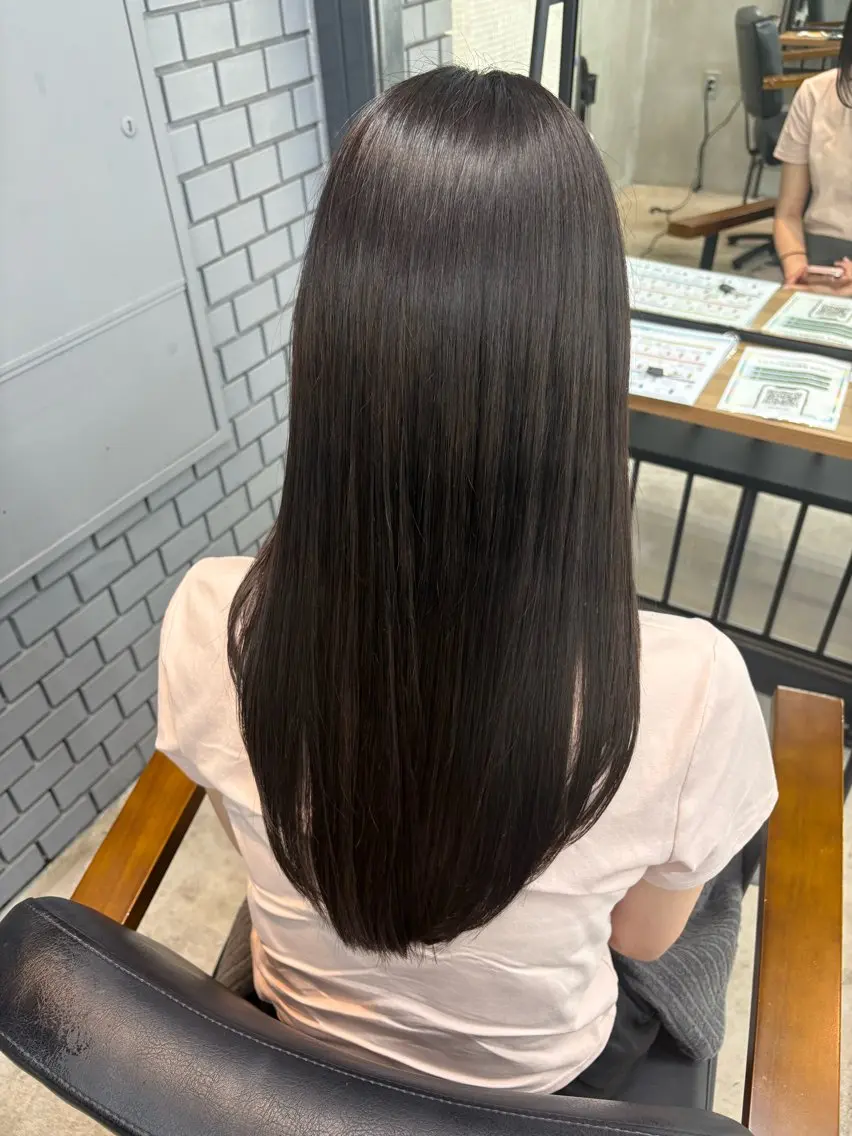 ロング カラー 透明感カラー 岡本 海愛のヘアスタイル