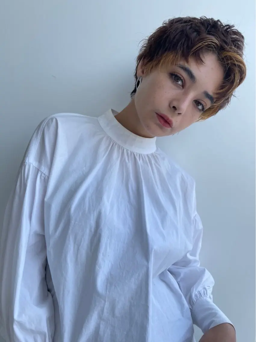 ショート カット 盛れるレイヤー🧡 飯田亘貴のヘアスタイル