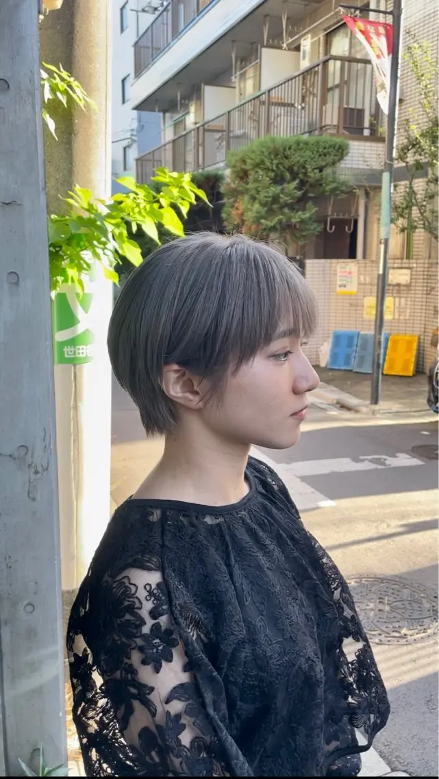 ショート カラー ブリーチ 透明感カラー グレージュ アイスグレージュ ボブ カット ヘアカラー レイヤー/透明感 カラー ☽EMIRIのヘアスタイル