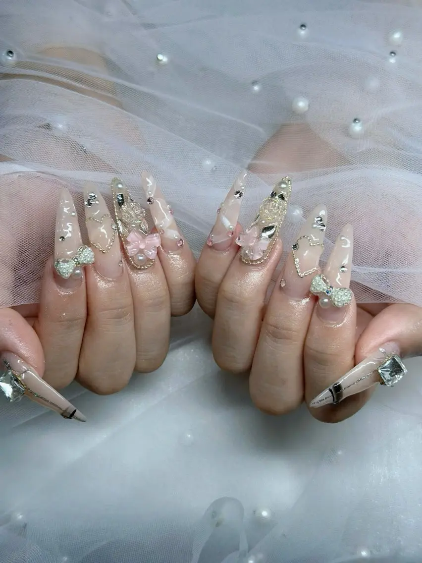 ネイル アートネイル 長さ出し フレンチネイル ジェルネイル グラデーション ハンドネイル NAILS BAR SHINJUKUのネイルデザイン