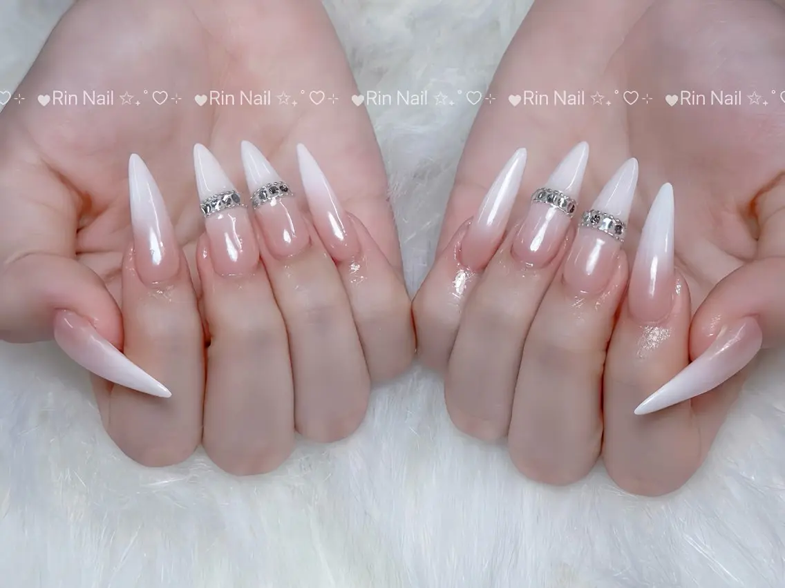 ネイル オーロラネイル ブルー フラッシュネイル フラワーネイル フットネイル ハンドネイル Rin Nail 新大久保店のネイルデザイン