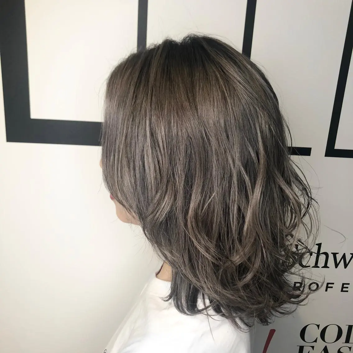 ミディアム ヘアカラー 宮下 愛璃紗のヘアスタイル