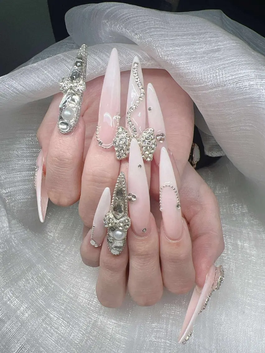 ネイル 長さ出し グラデーション 卒業式 キラキラネイル マグネットネイル ハンドネイル Lee Nailsのネイルデザイン