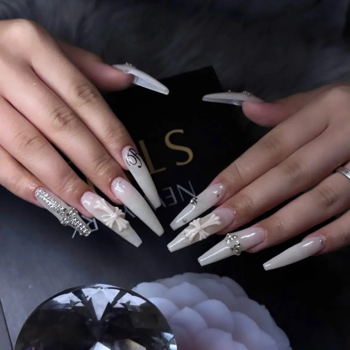 ネイル チークネイル ドット フットネイル フレンチネイル グラデーション Nihonthy Nail 新宿のネイルデザイン