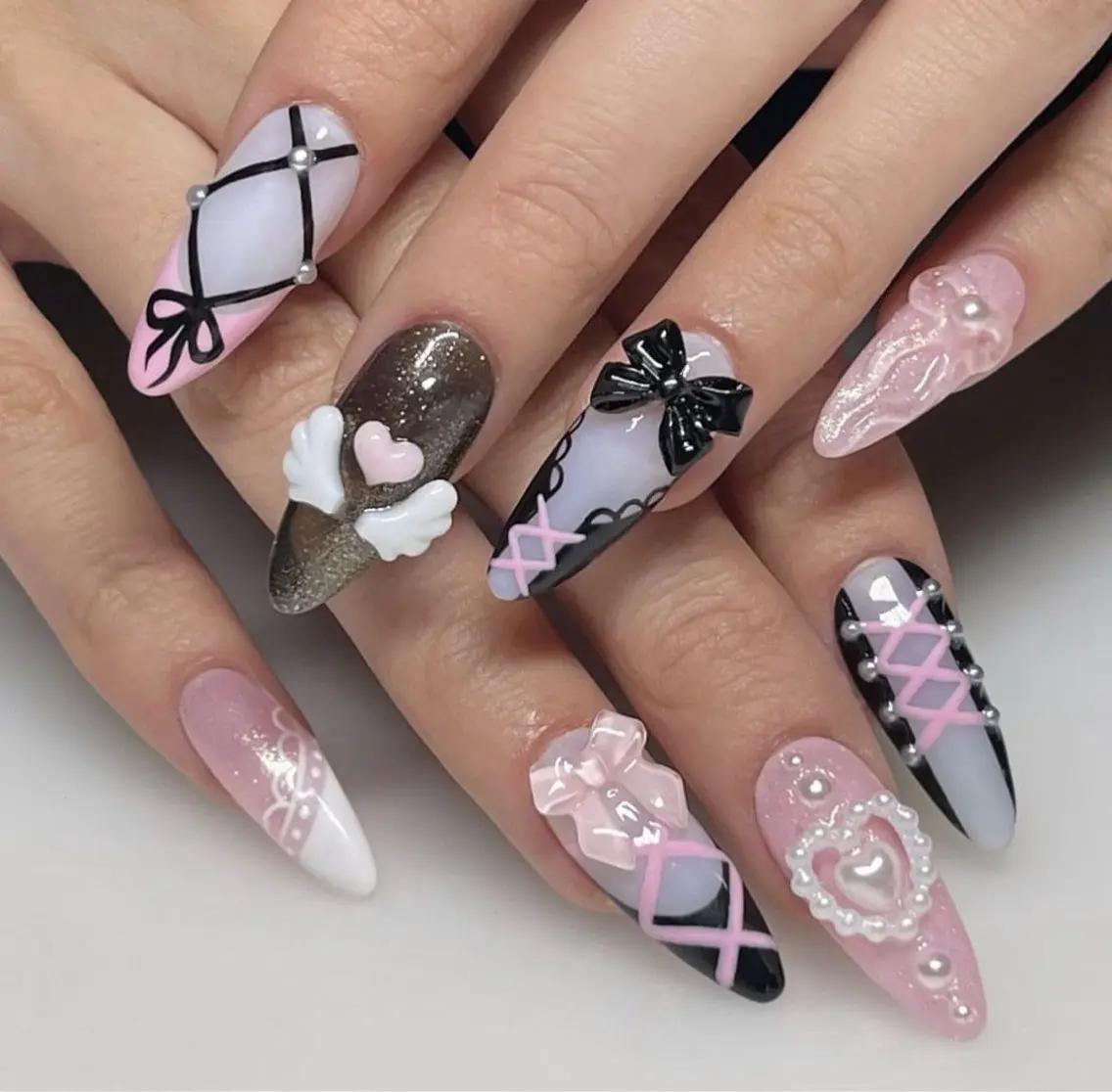 ネイル マグネットネイル ピンク ネイルチップ 冬ネイル Lee Nailsのネイルデザイン