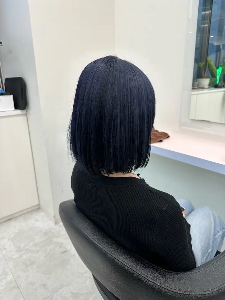 ミディアム カラー ヘアカラー ヘッドスパ 🫧ハイトーン🫧 ベージュ🫧徹哉のヘアスタイル