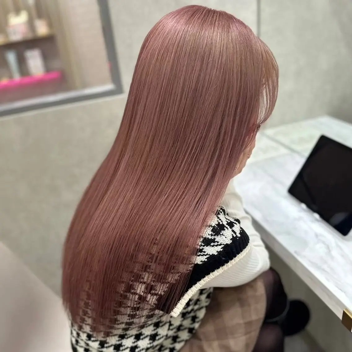 ロング カラー ブラウンカラー ピンクカラー ピンクブラウン ヘアカラー ミルクティ/ ブラウンカラー/りおのヘアスタイル