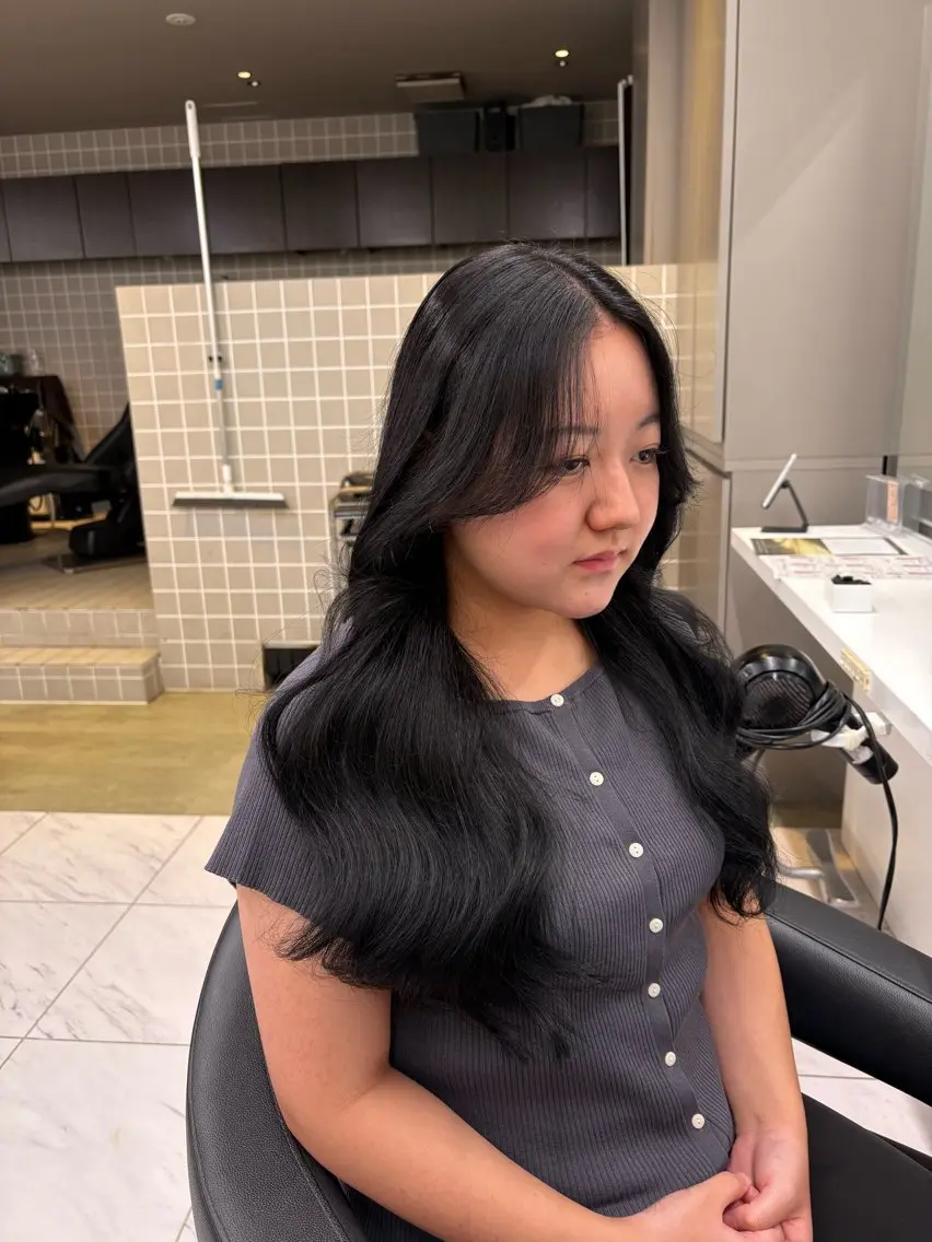 ロング ヘアカラー 🤎赤み消しベージュ レイヤーカット🤎のヘアスタイル