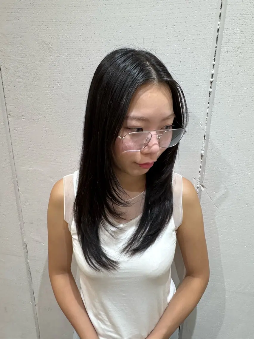 セミロング カラー 平松 和泉のヘアスタイル