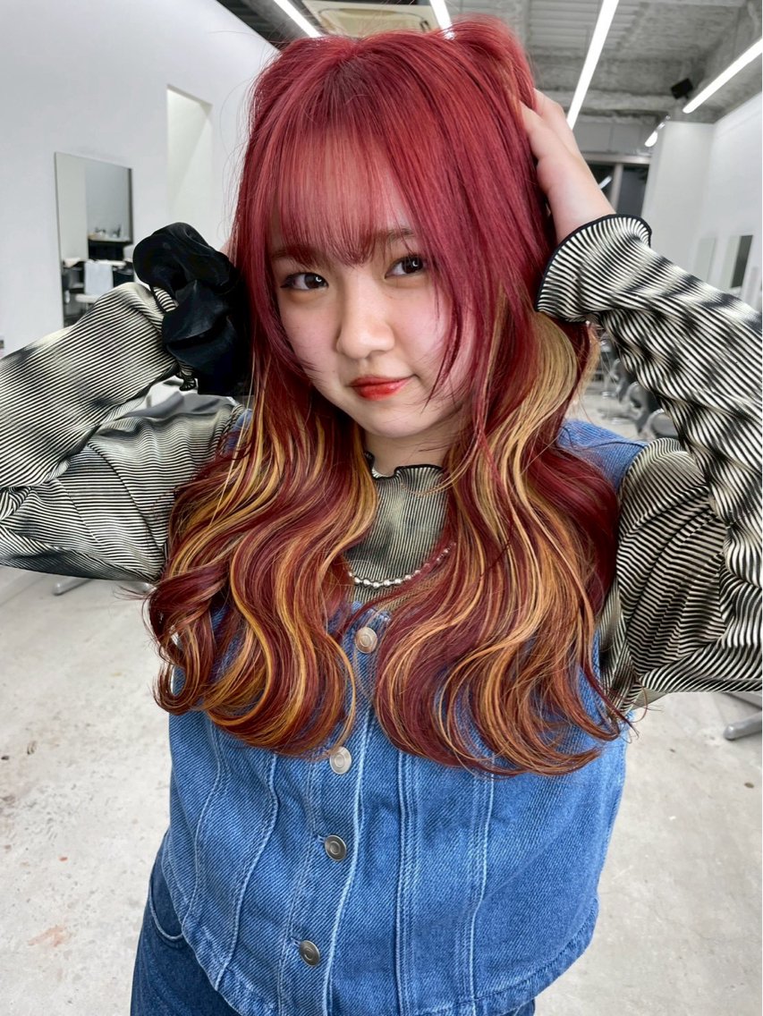 ロング カラー ブリーチ ハイトーンカラー レッドカラー イエローカラー カット ヘアカラー 髙木 利央のヘアスタイル