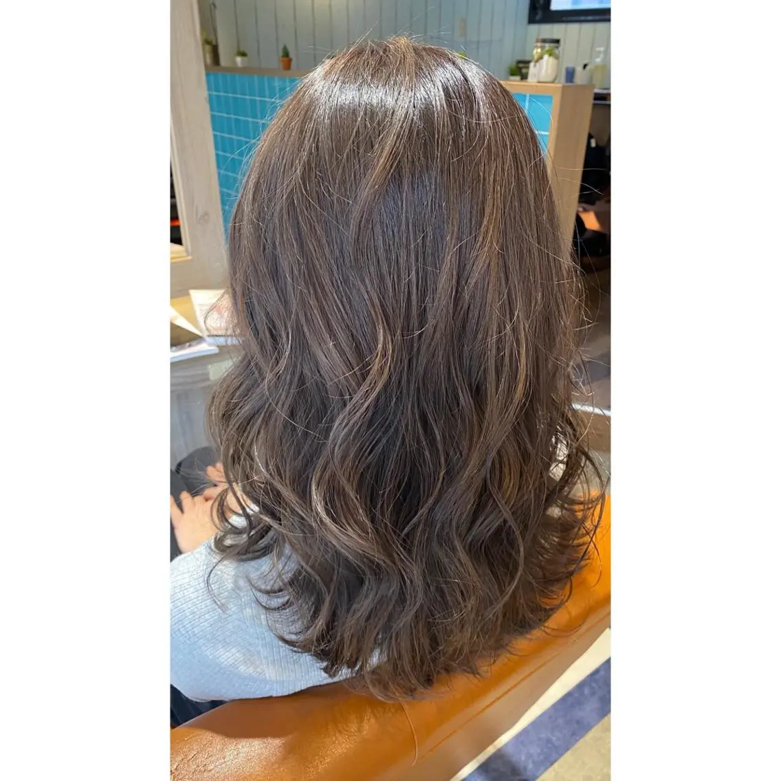 カラー グレージュ 🩵盛れる顔周りヘア EMI🩵のヘアスタイル