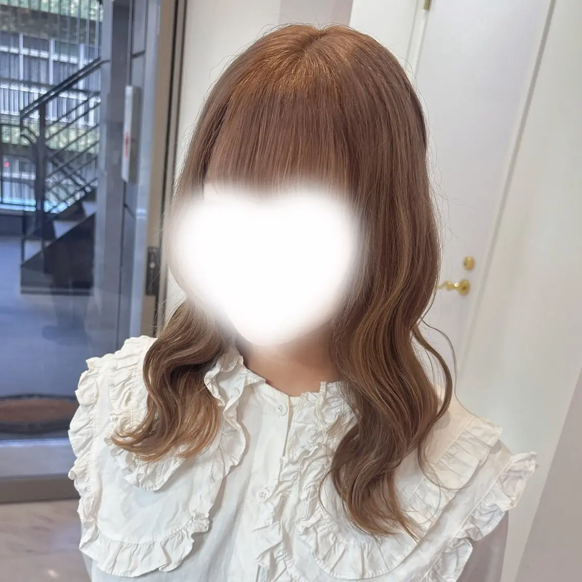 セミロング カラー ブリーチ ブラウンカラー カット ヘアカラー 🥣あゆ/梅田/ハイ トーン/ブリーチ🩶のヘアスタイル