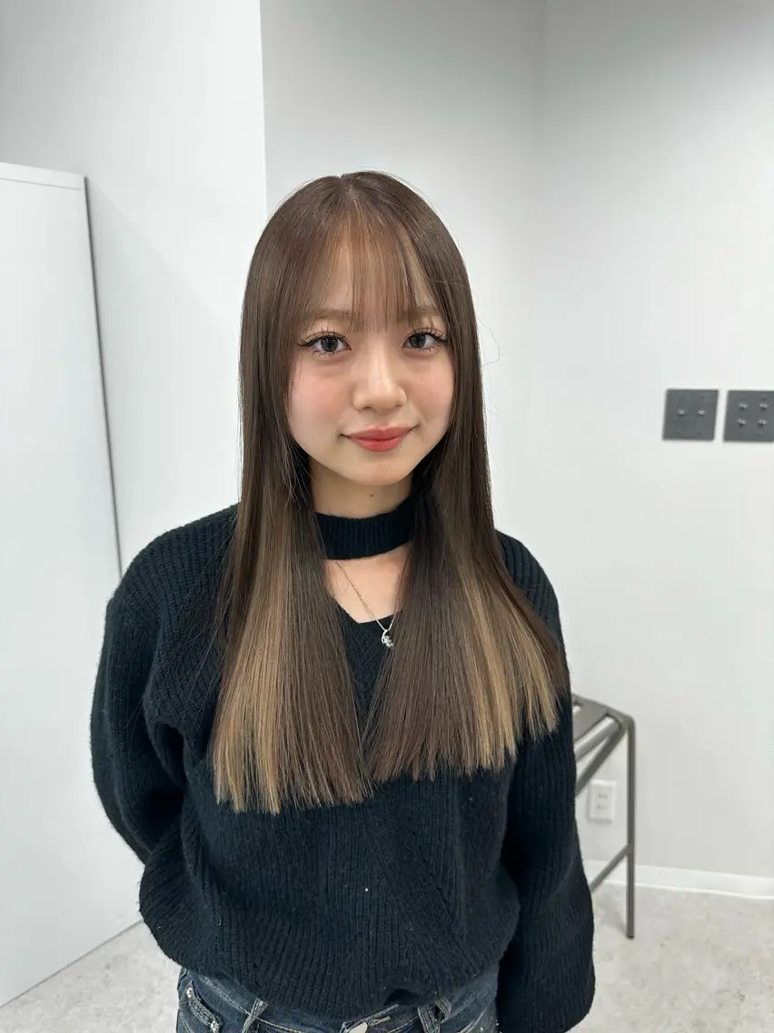 ロング タマシロカリン 艶カラー/レイヤーのヘアスタイル