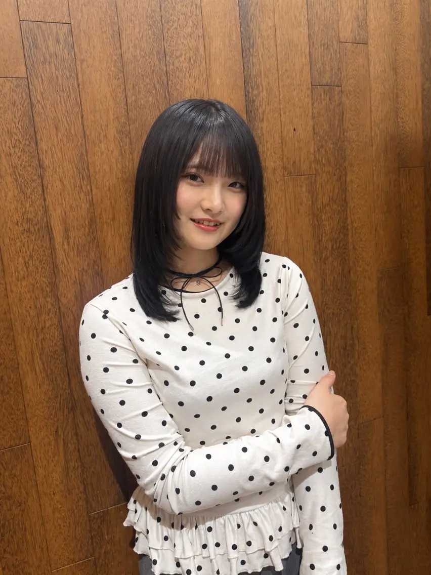カラー 岩永 向日葵のヘアスタイル