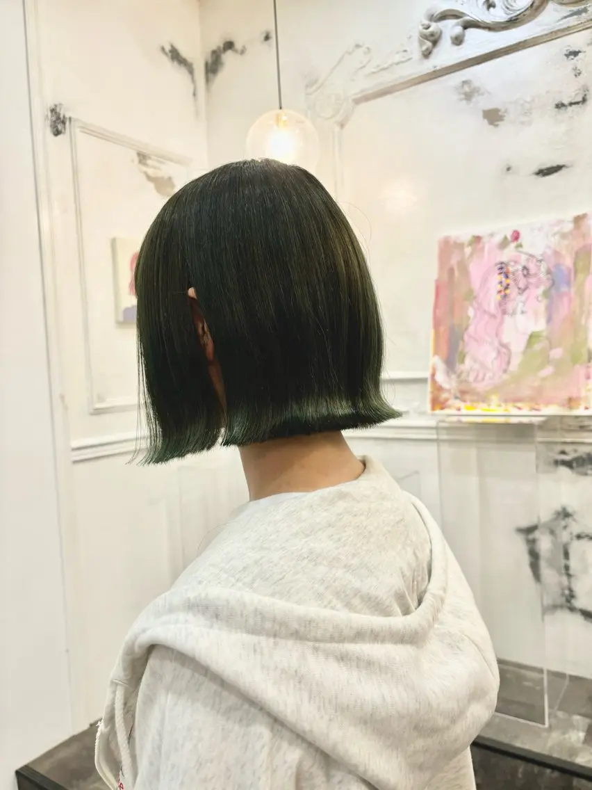 ショート ボブ・カラー 琴音のヘアスタイル