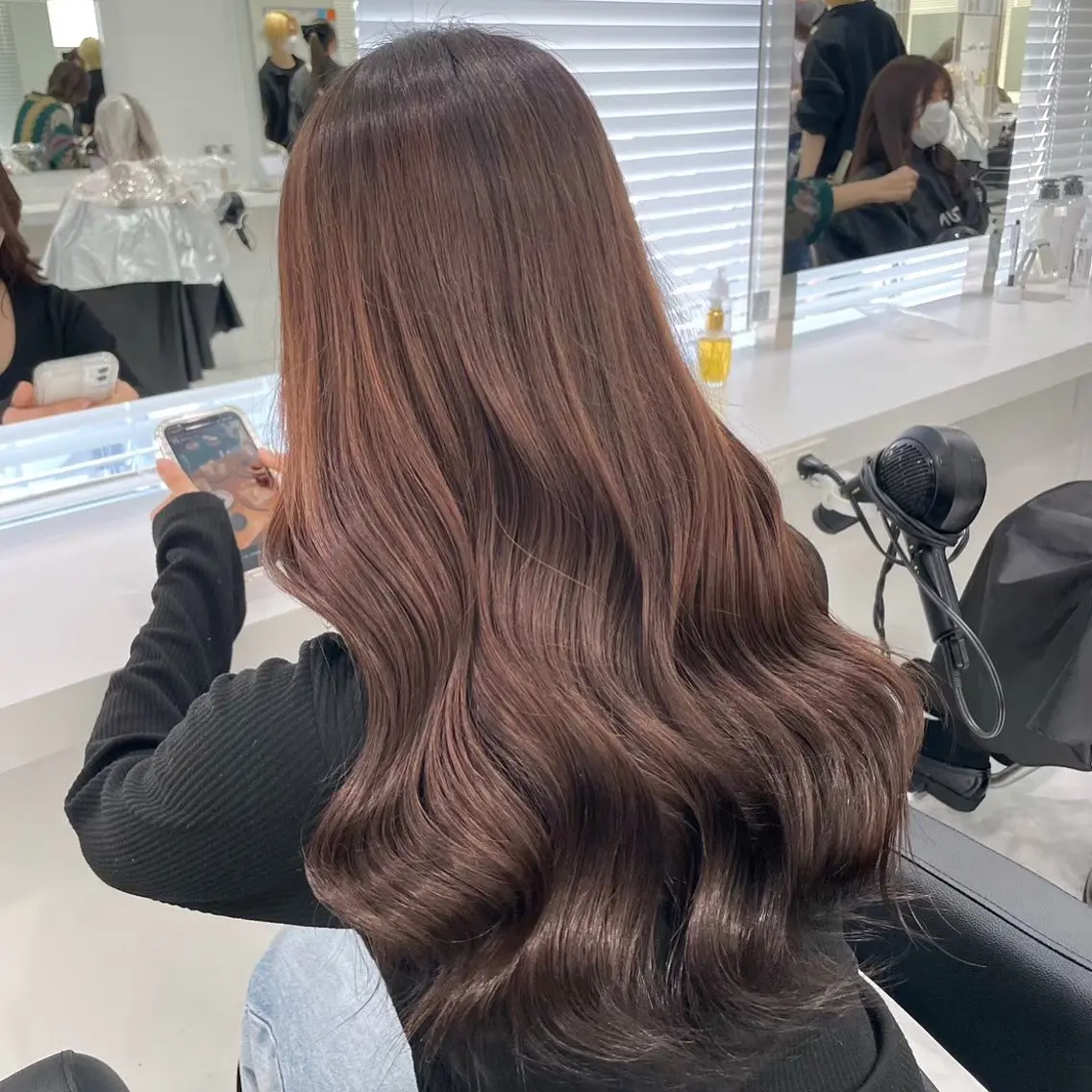 セミロング カラー ヘアアレンジ 🫧モテる💗ダメー ジレスハイトーン🫧のヘアスタイル