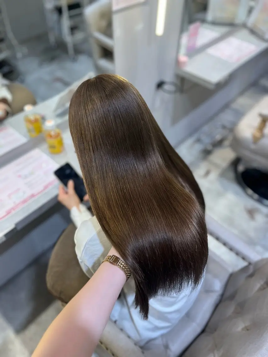 カラー 小林 春音のヘアスタイル