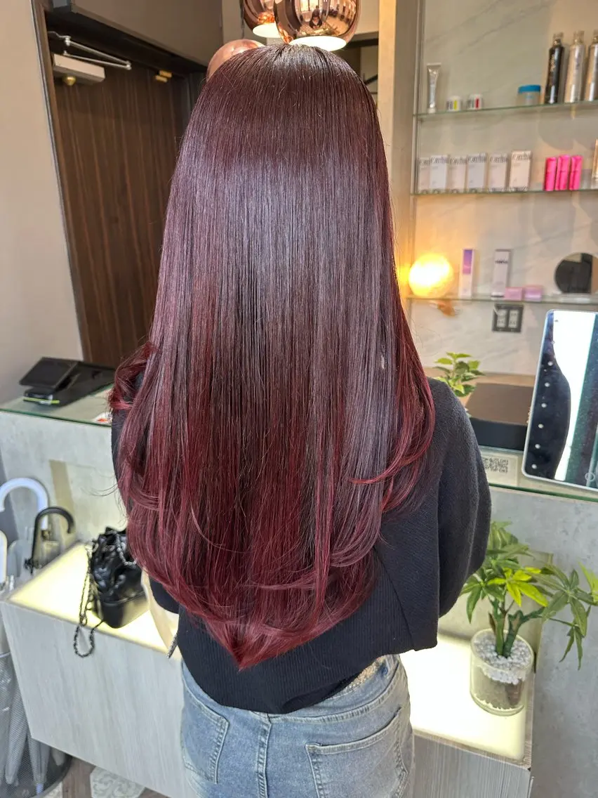ロング カラー ベージュカラー ブリーチ ブロンド ケアブリーチ 透明感カラー カット ヘアカラー トリートメント 天神暖色カラー レイヤー・髪質改善のヘアスタイル