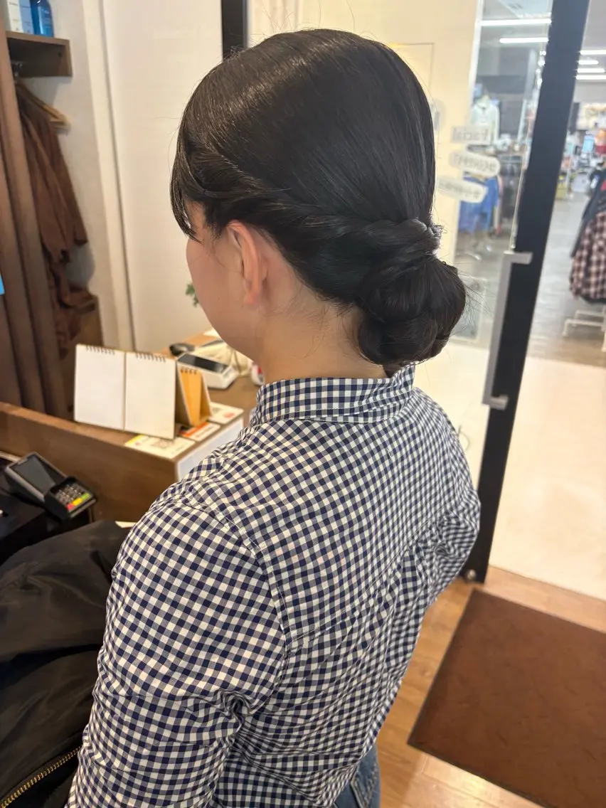 セミロング ヘアアレンジ ヘアセット アレンジ&ショート 💙YUKINOのヘアスタイル