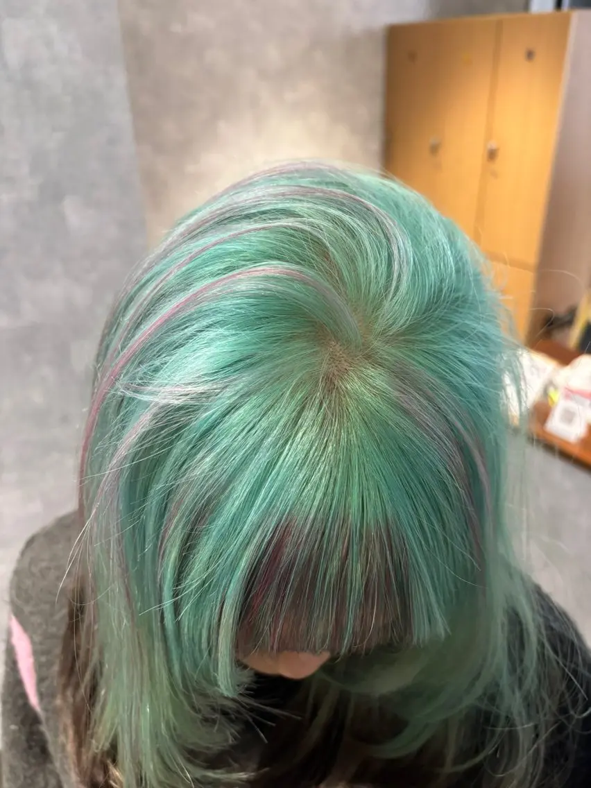 セミロング カラー カット ヘアカラー トリートメント 🌐NATSUMI 🌐【寒色カラー】のヘアスタイル
