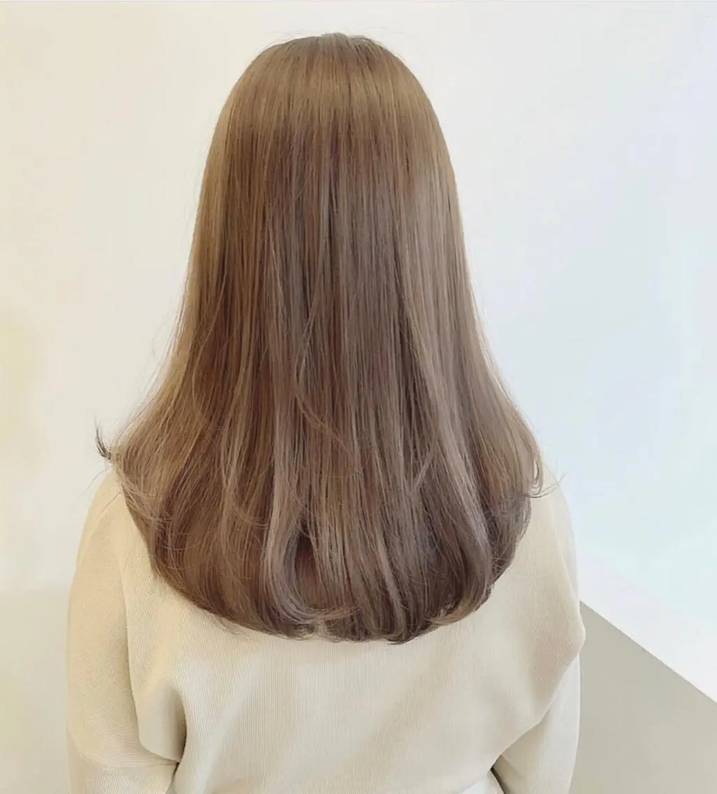 ロング カラー ベージュカラー ブリーチ ブリーチなしカラー ロング topstylist 芳賀みなみのヘアスタイル