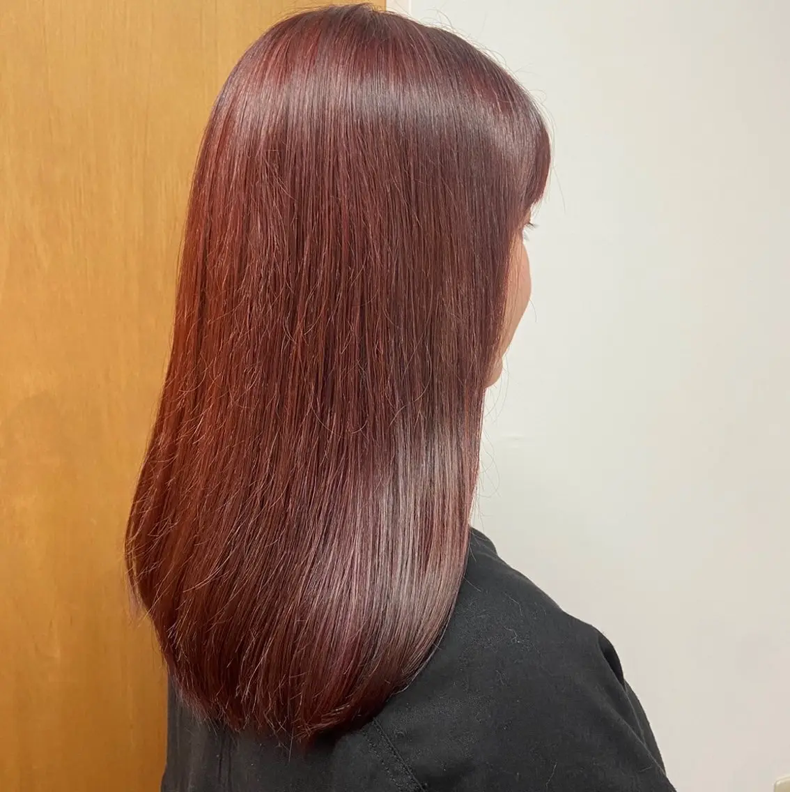 セミロング 安岡美咲✂︎ 艶カラー/髪質改善のヘアスタイル