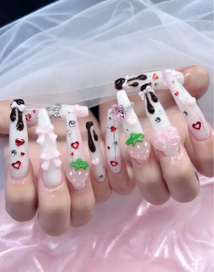 ネイル アートネイル オーロラネイル フレンチネイル ジェルネイル グラデーション ハンドネイル Luci Nail Shinokuboのネイルデザイン