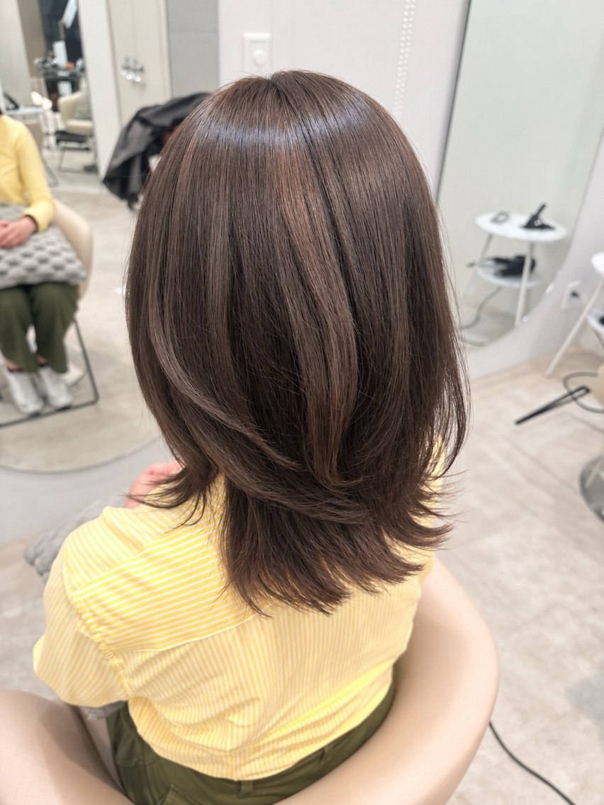 ミディアム カラー 綿引茉由香/縮毛矯正 /小顔レイヤーカットのヘアスタイル
