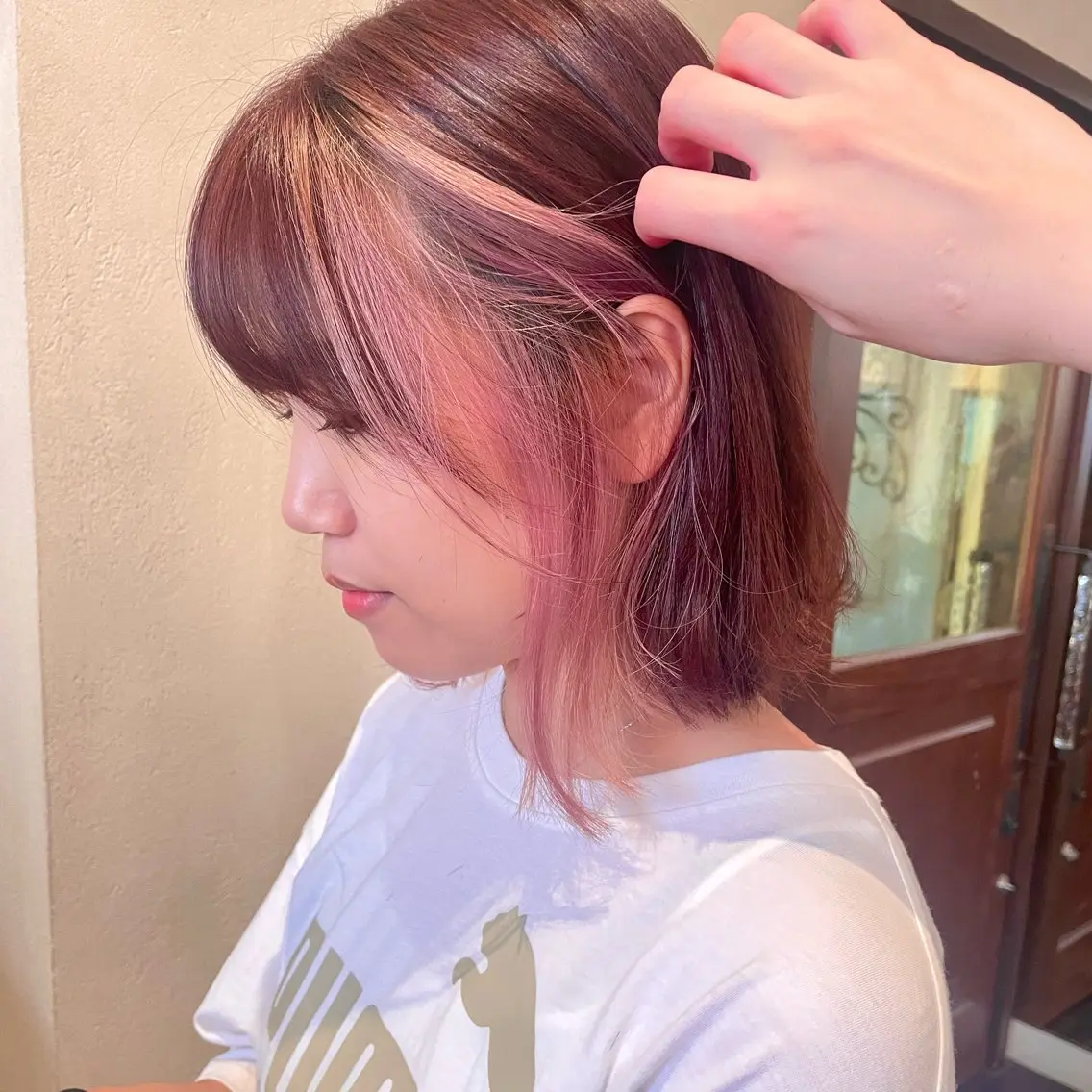 ミディアム カラー インナーカラー ラベンダーカラー ラベンダーピンク ピンクカラー カット ヘアカラー roost 優のヘアスタイル