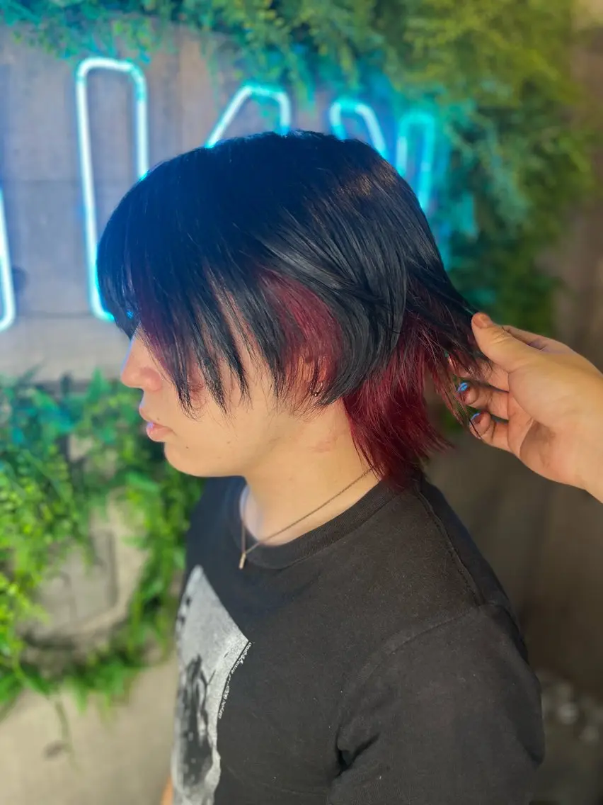インナーカラー🌈(耳周り+襟足広め)サービストリートメント付き【デザインカラー/ヘアカラー/インナーカラー】の写真
