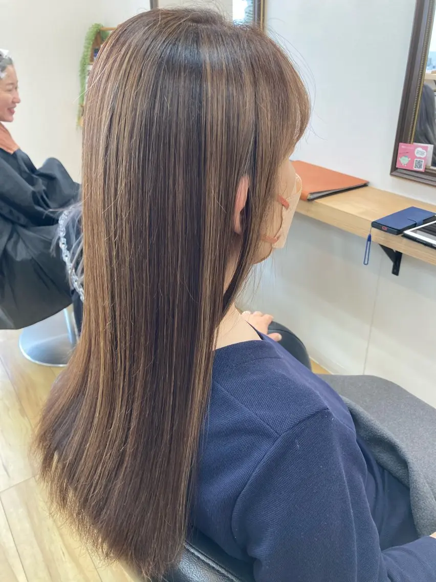 ロング カラー ベージュカラー 透明感カラー ハイライトカラー ハイライト ヘアカラー 大野 まゆのヘアスタイル