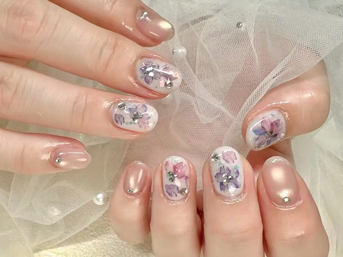 ネイル Luna K.のネイルデザイン