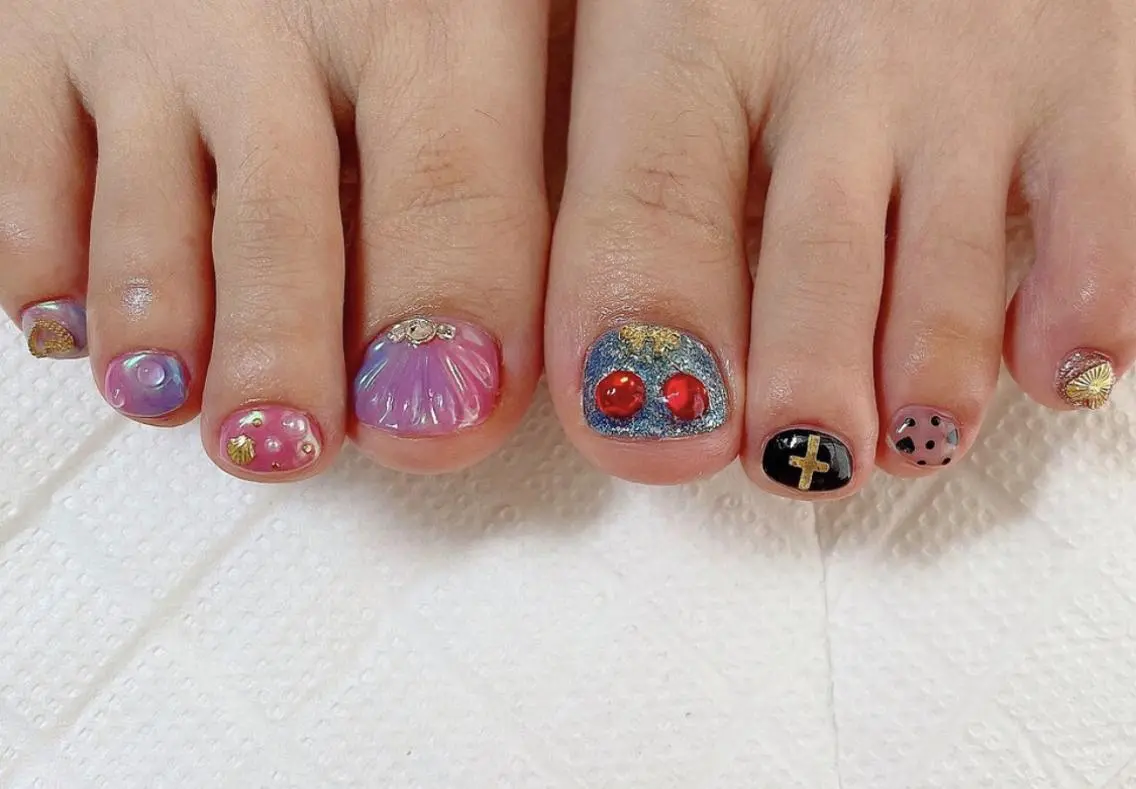 👣フット・120分つけ放題画像持ち込み9900円大きいパーツ/ストーンのせ放題ok）【初回ジェルオフ無料ケア込み】の写真