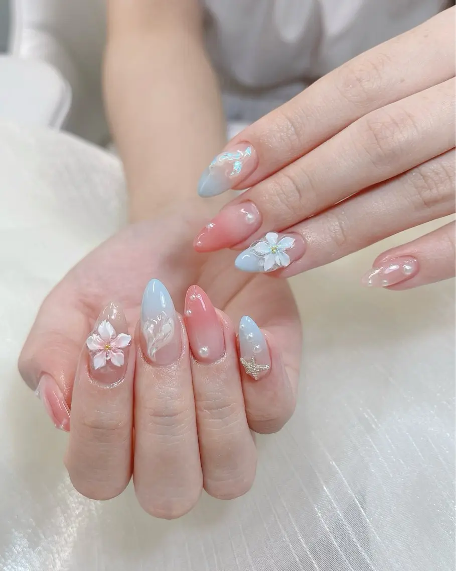 ネイル チークネイル ドット フラワーネイル フレンチネイル キラキラネイル ハンドネイル Speraネイル 大宮店🎀のネイルデザイン