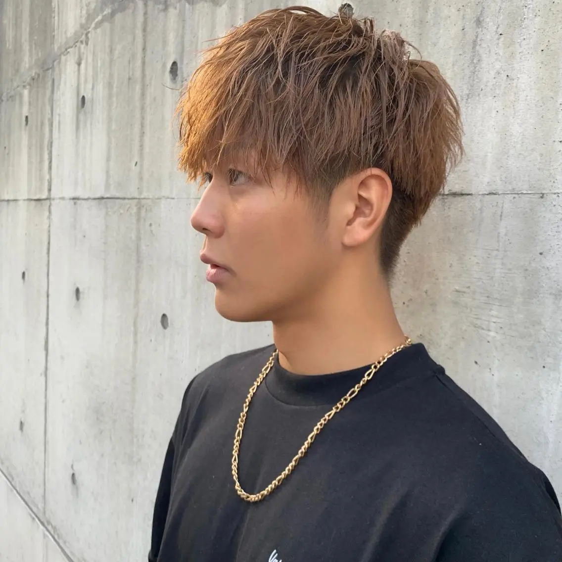 カラー メンズ メンズハイトーン カルマパーマ メンズ韓国風 マッシュウルフ マッシュ マンツーマン×半個室 まちだきょうすけのヘアスタイル