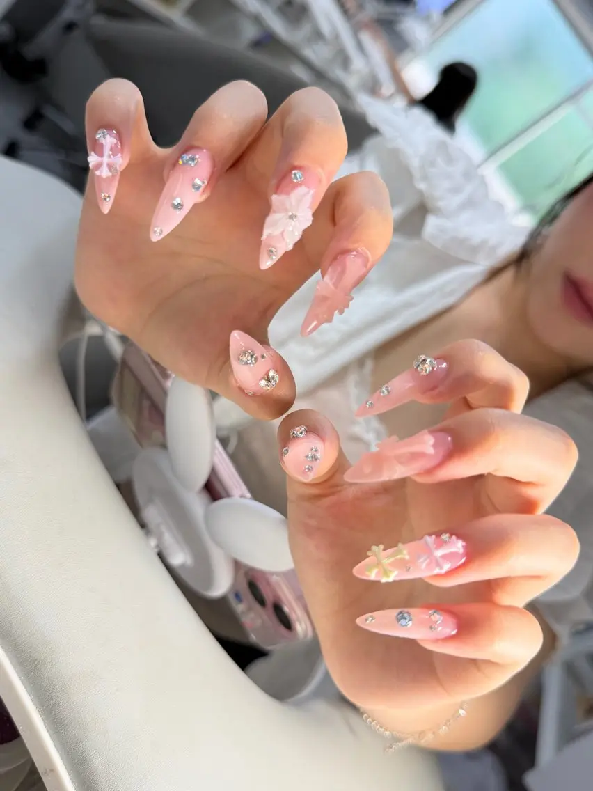 ネイル ハンドネイル Rinaky Amee Nailのネイルデザイン
